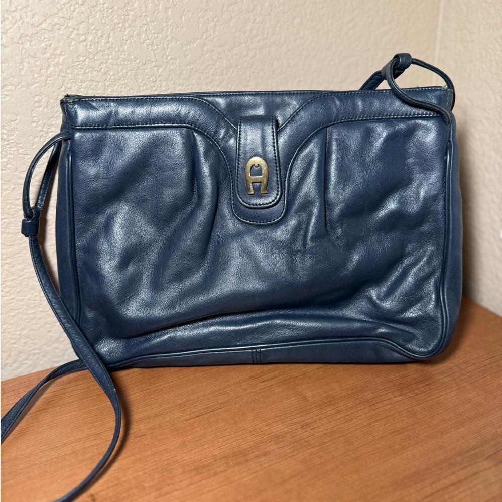 Vintage 90s ETIENNE AIGNER Soft Leather Shoulder Bag Crossbody
Handbag Navy Blue